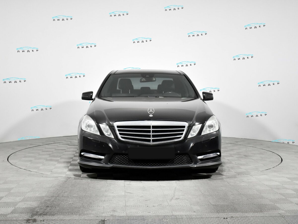 Б/У Мерседес-Бенц Е-Класс 2012 года. Фото: #1