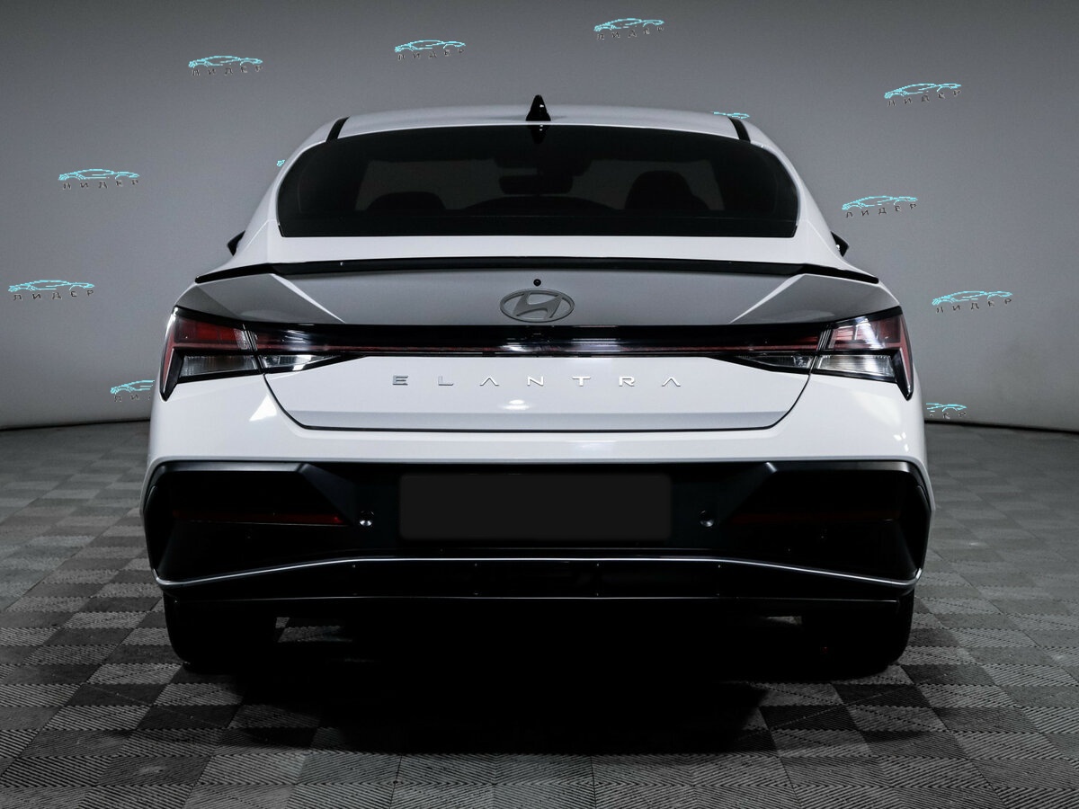 Б/У Хендай Елантра 2024 года. Фото: #4