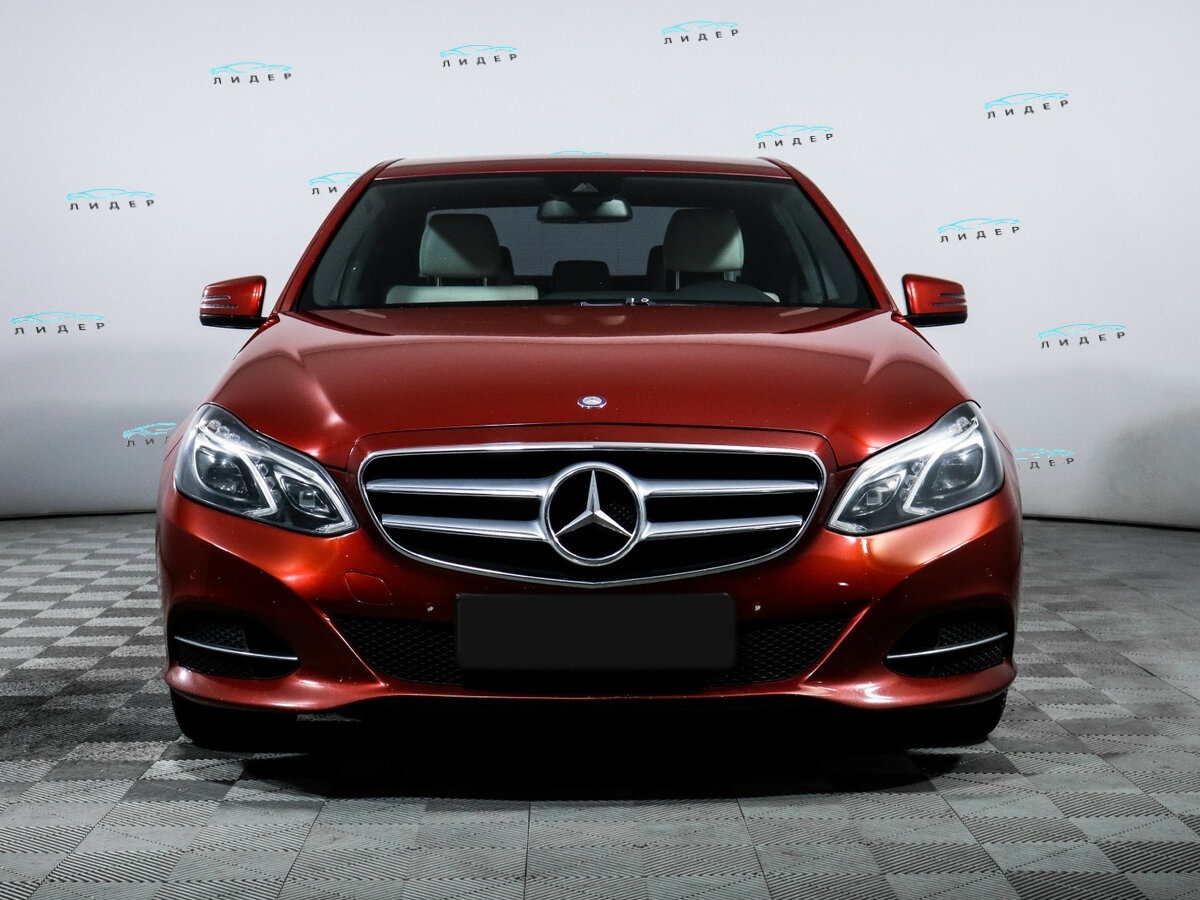 Б/У Мерседес-Бенц Е-Класс 2014 года. Фото: #1