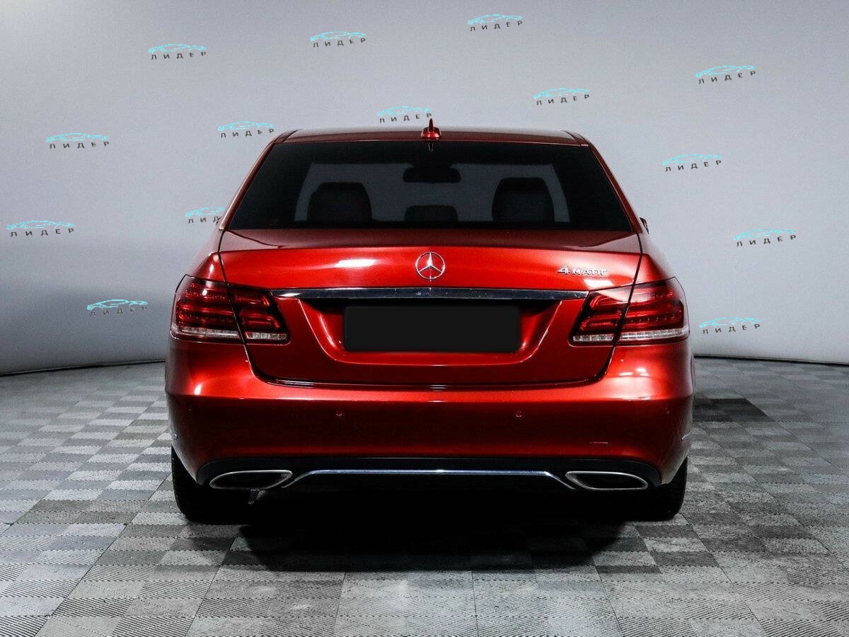 Б/У Мерседес-Бенц Е-Класс 2014 года. Фото: #4