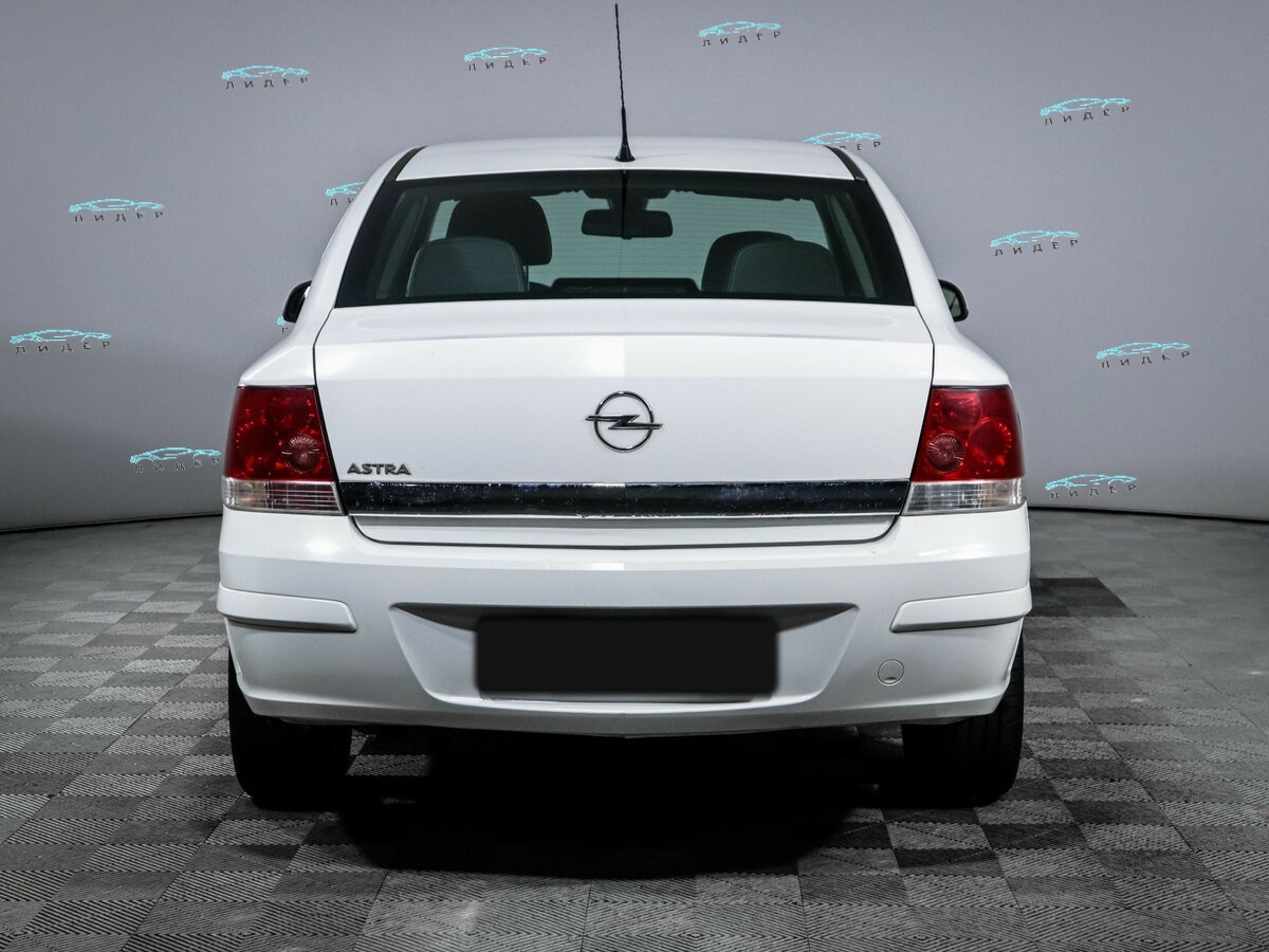Opel Astra 2011 года с пробегом. Фото: #4