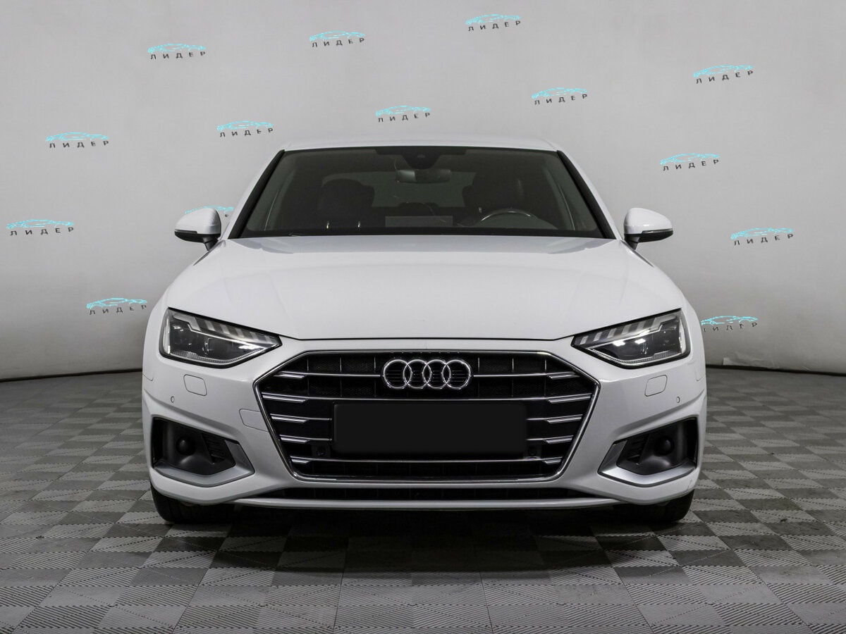 Audi A4 2020 года с пробегом. Фото: #1