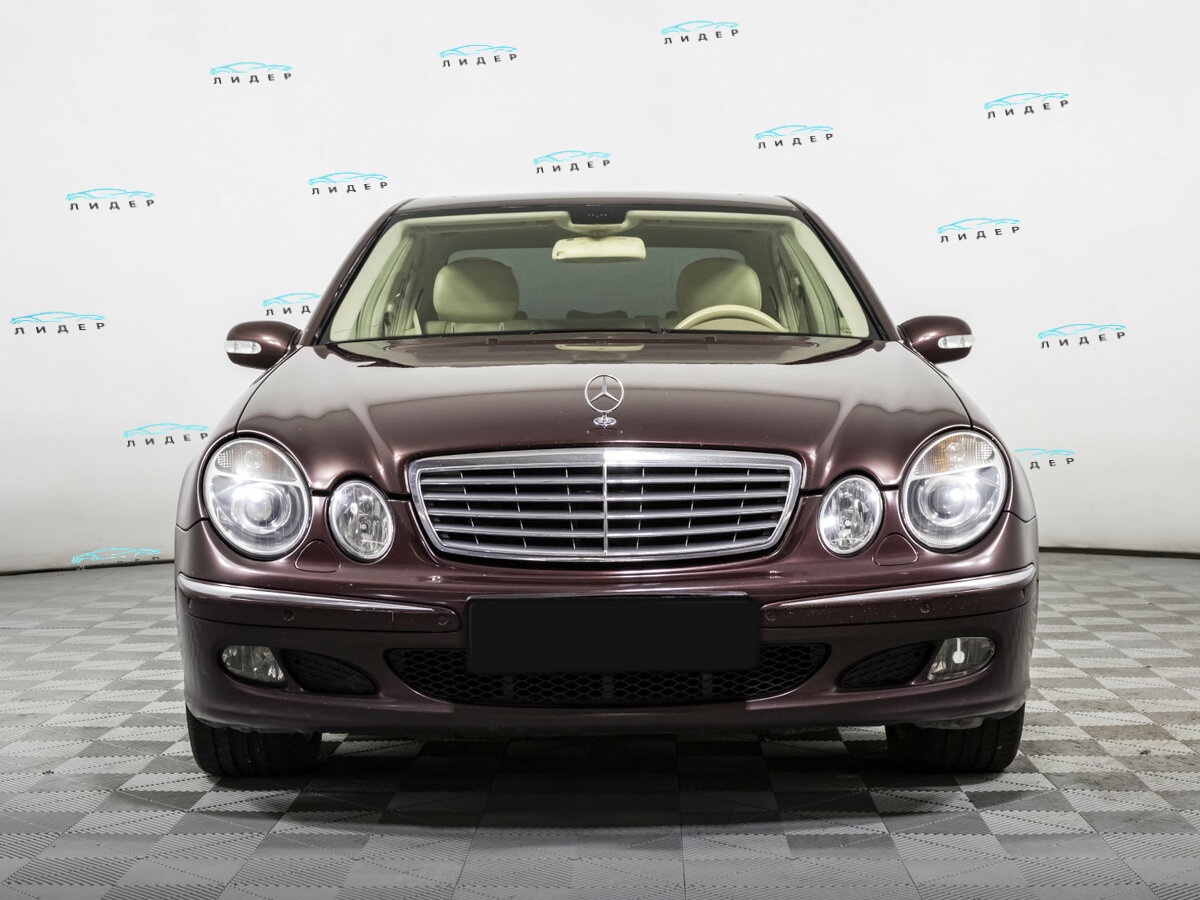 Б/У Мерседес-Бенц Е-Класс 2006 года. Фото: #1
