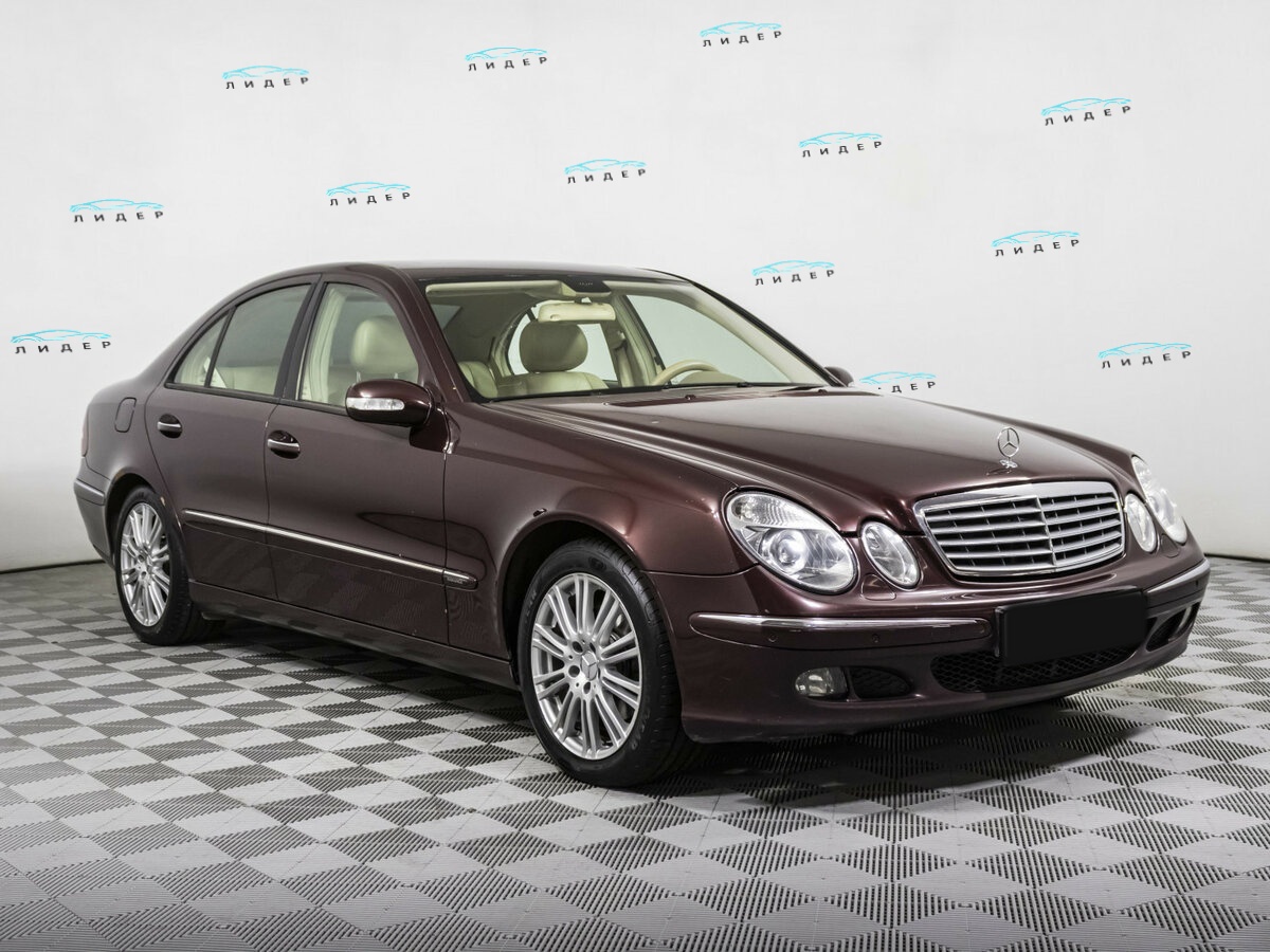 Б/У Мерседес-Бенц Е-Класс 2006 года. Фото: #2