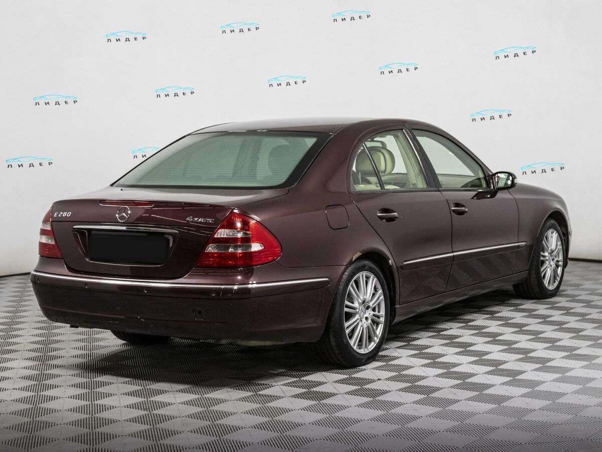 Б/У Мерседес-Бенц Е-Класс 2006 года. Фото: #3