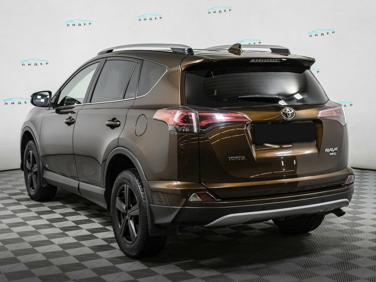 Б/У Тойота Рав4 2017 года. Фото: #5