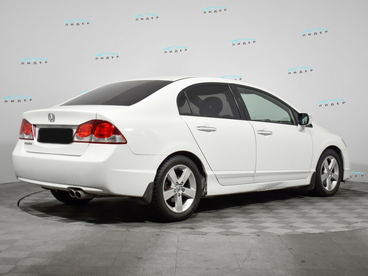 Honda Civic 2011 года с пробегом. Фото: #3