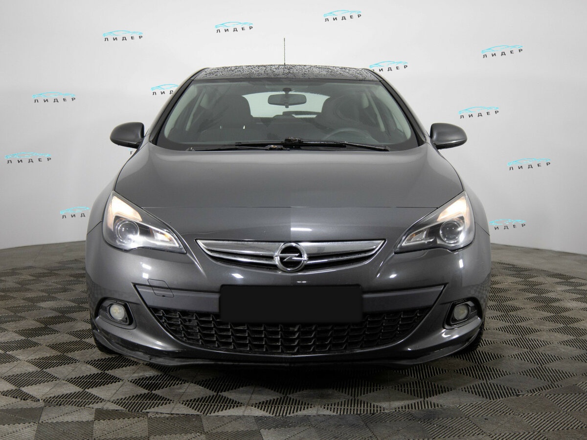 Opel Astra 2012 года с пробегом. Фото: #1