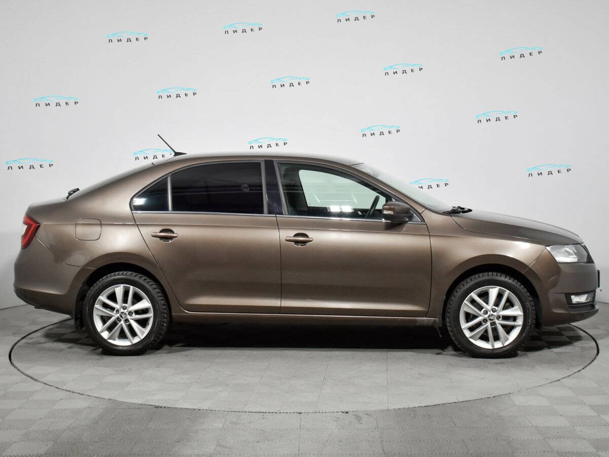 Б/У Шкода Рапид 2018 года. Фото: #3