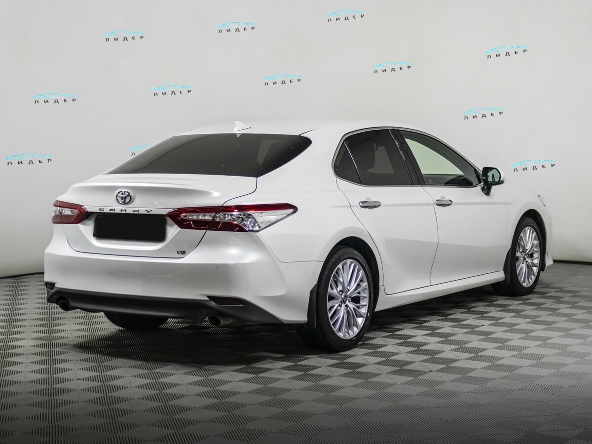 Toyota Camry 2018 года с пробегом. Фото: #3