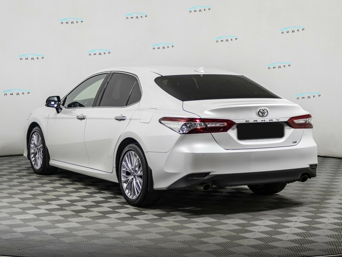 Toyota Camry 2018 года с пробегом. Фото: #5