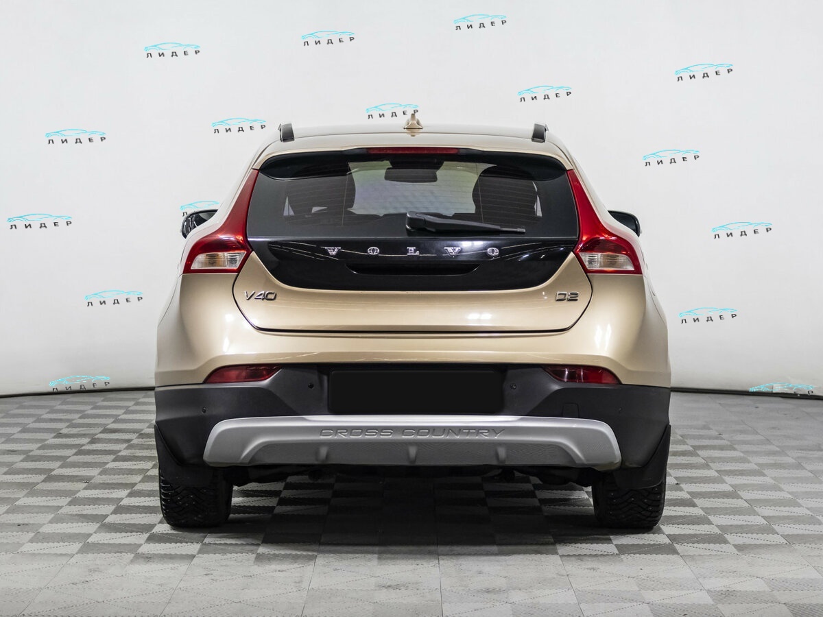 Б/У Вольво В40 Кросс Кантри 2014 года. Фото: #4