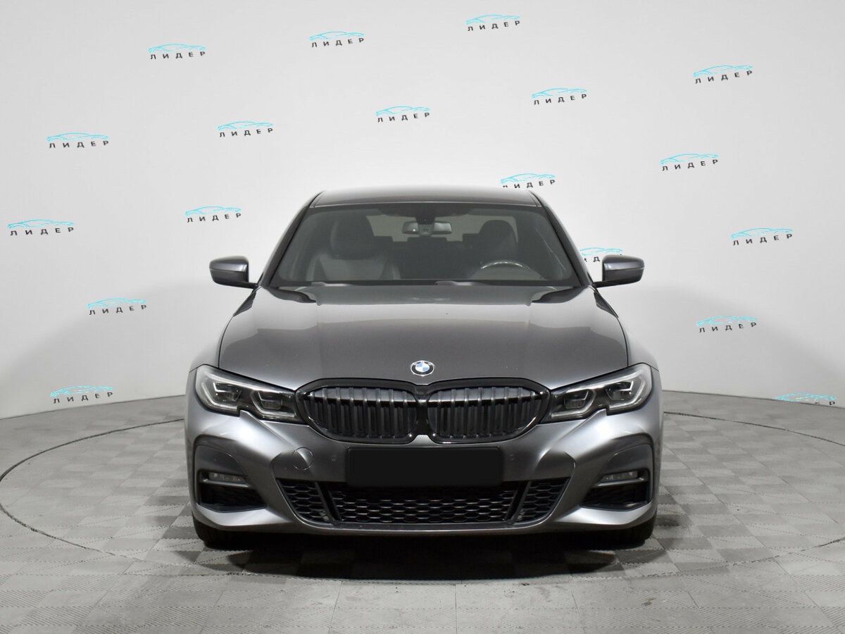 Б/У БМВ 3 серии 2021 года. Фото: #1