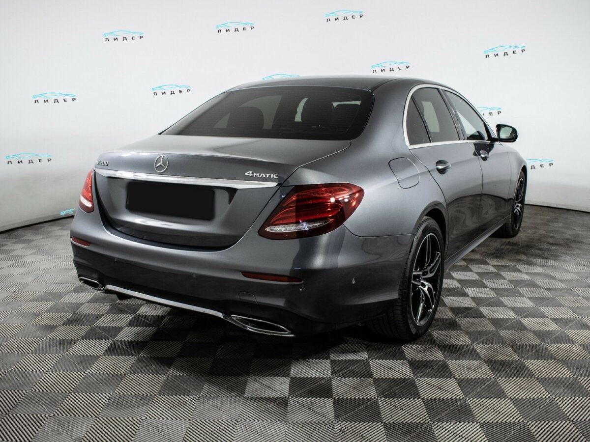 Б/У Мерседес-Бенц Е-Класс 2018 года. Фото: #3