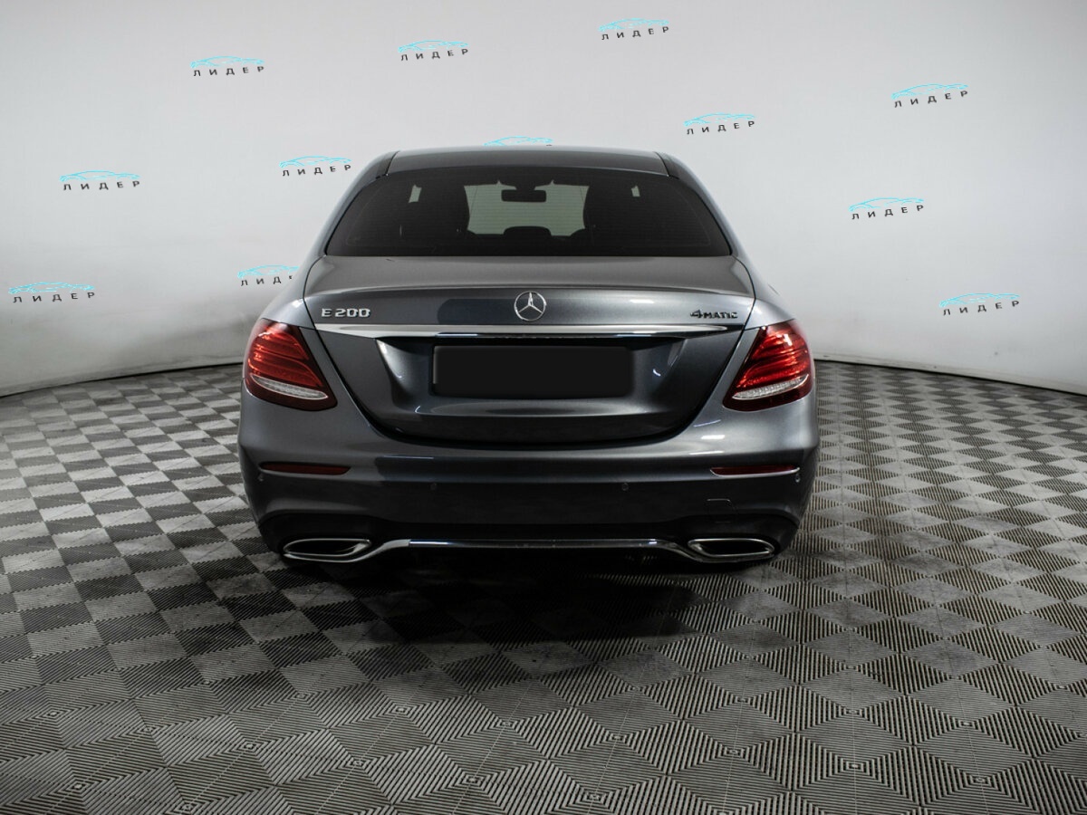 Б/У Мерседес-Бенц Е-Класс 2018 года. Фото: #4