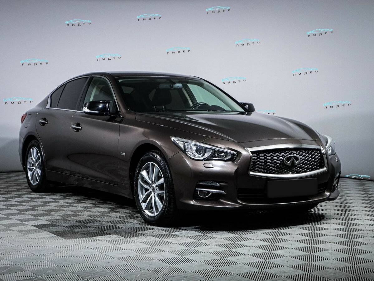 Infiniti Q50 2014 года с пробегом. Фото: #2