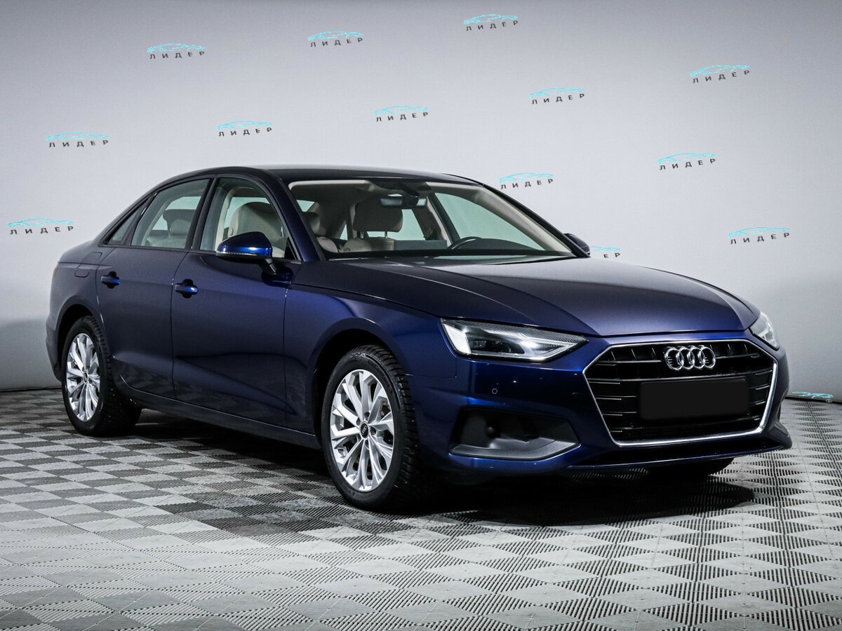 Audi A4 2021 года с пробегом. Фото: #2