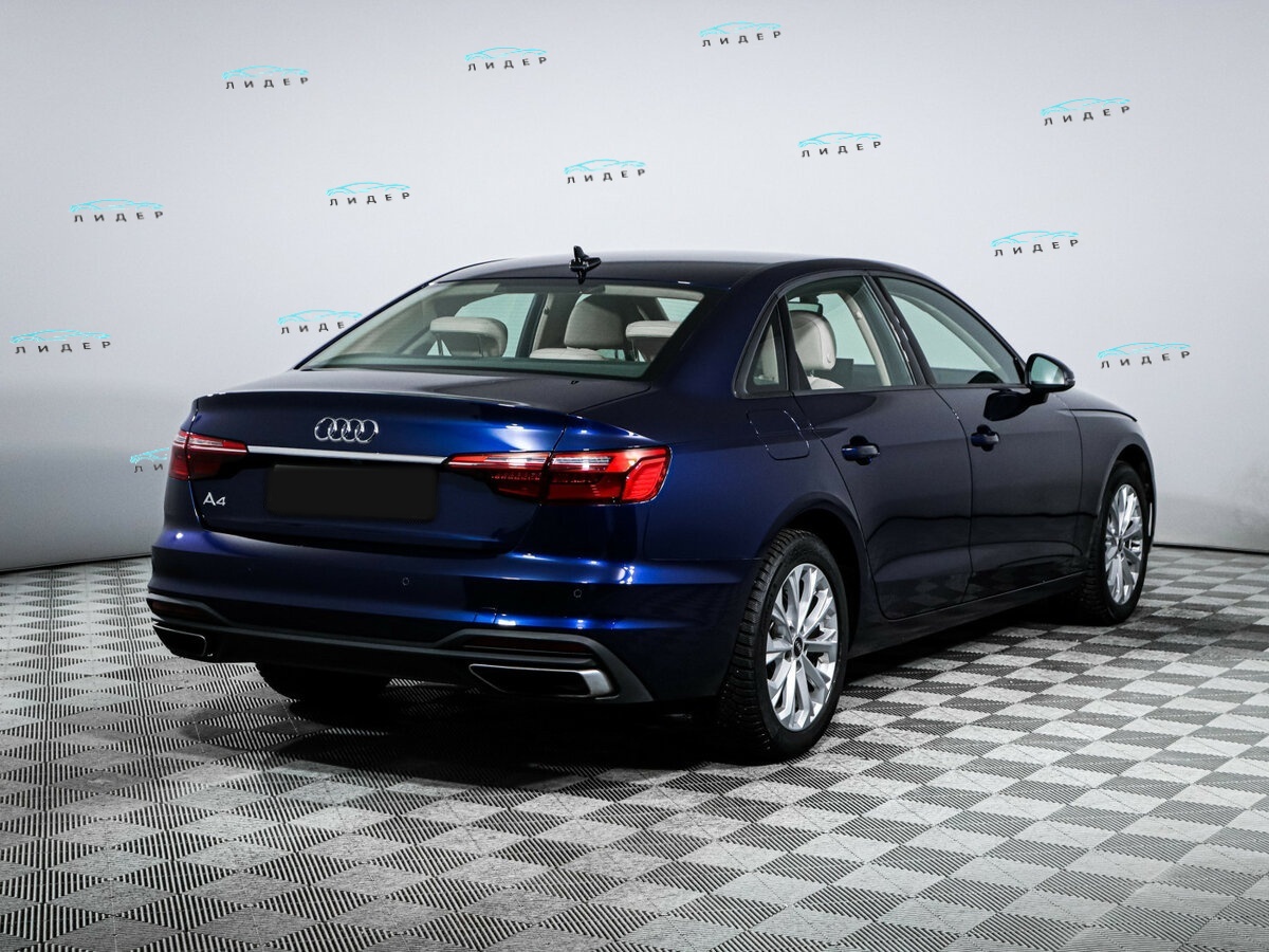 Audi A4 2021 года с пробегом. Фото: #3