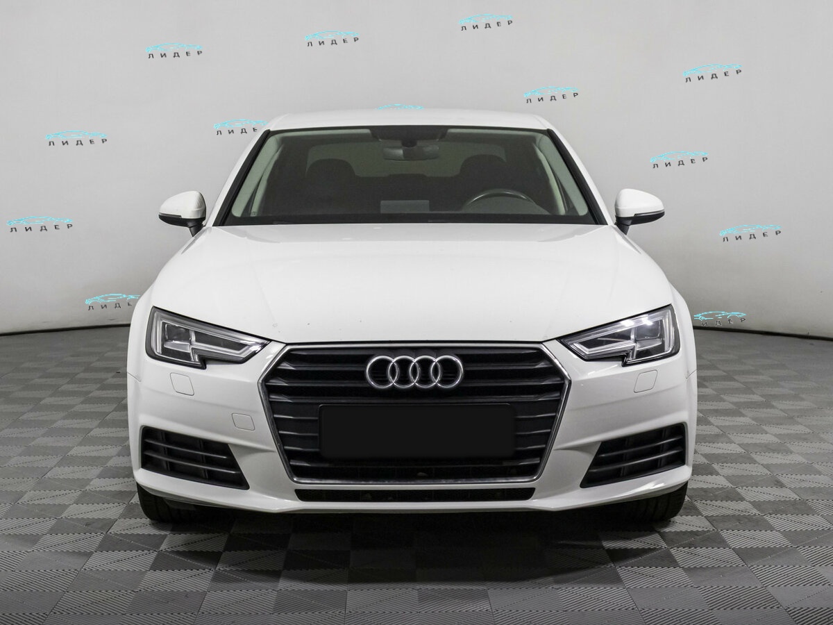 Б/У Ауди А4 2018 года. Фото: #1
