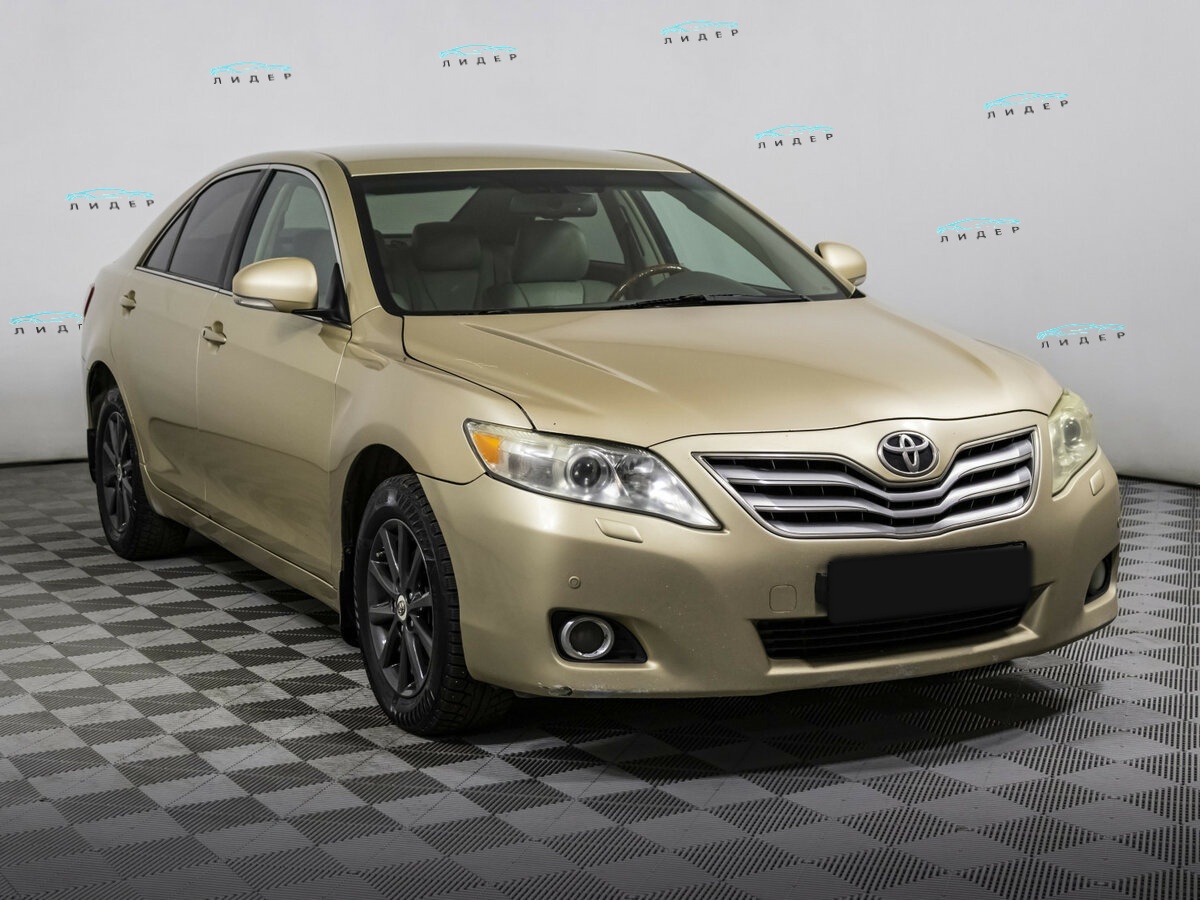Toyota Camry 2011 года с пробегом. Фото: #2