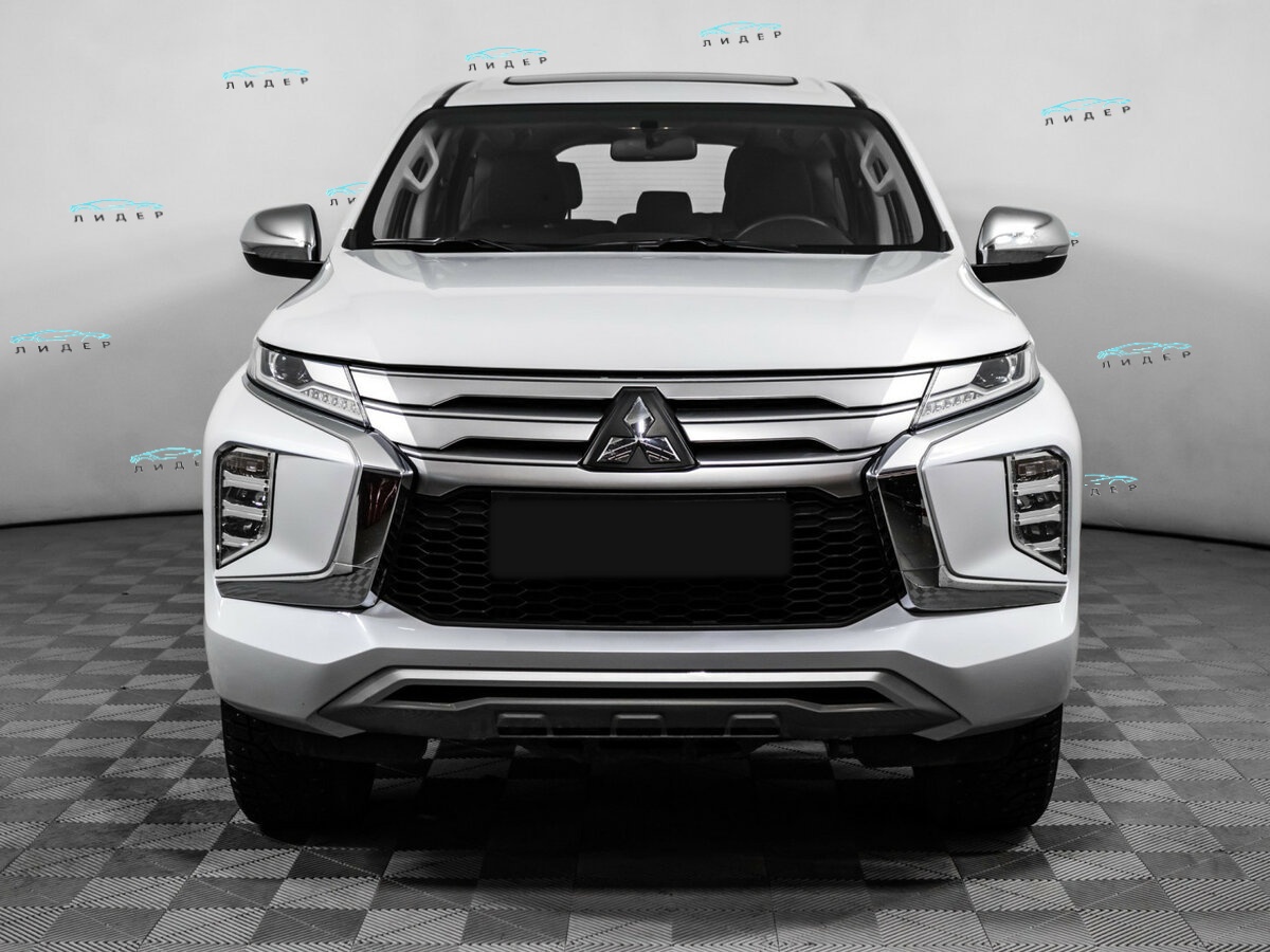 Mitsubishi Montero Sport 2021 года с пробегом. Фото: #1