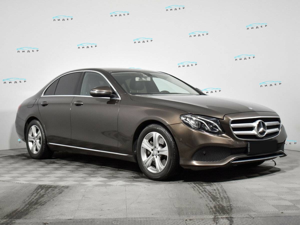 Б/У Мерседес-Бенц Е-Класс 2016 года. Фото: #2