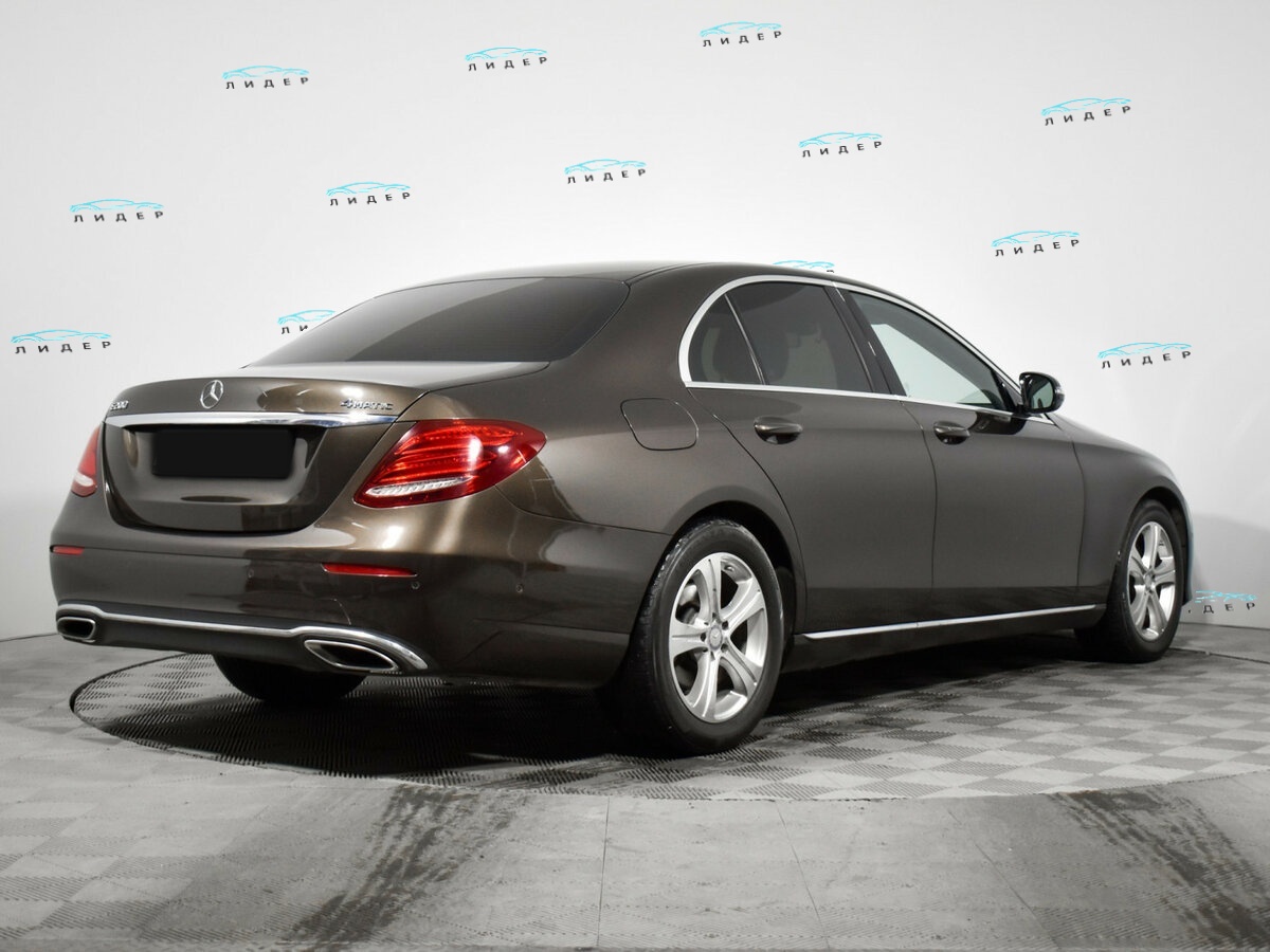 Б/У Мерседес-Бенц Е-Класс 2016 года. Фото: #3