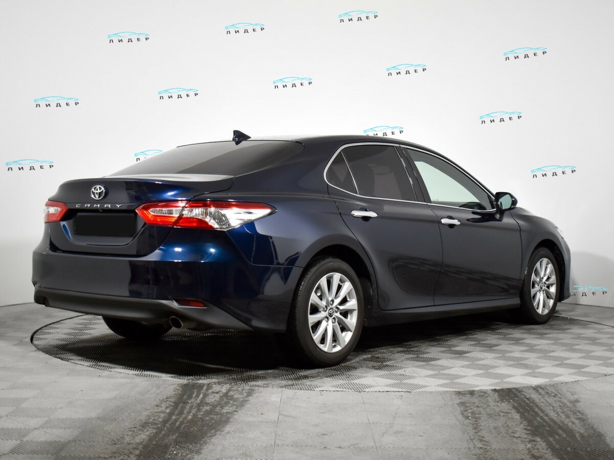 Б/У Тойота Камри 2018 года. Фото: #3