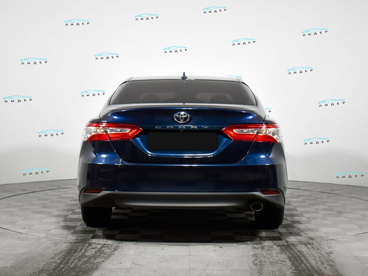 Б/У Тойота Камри 2018 года. Фото: #4