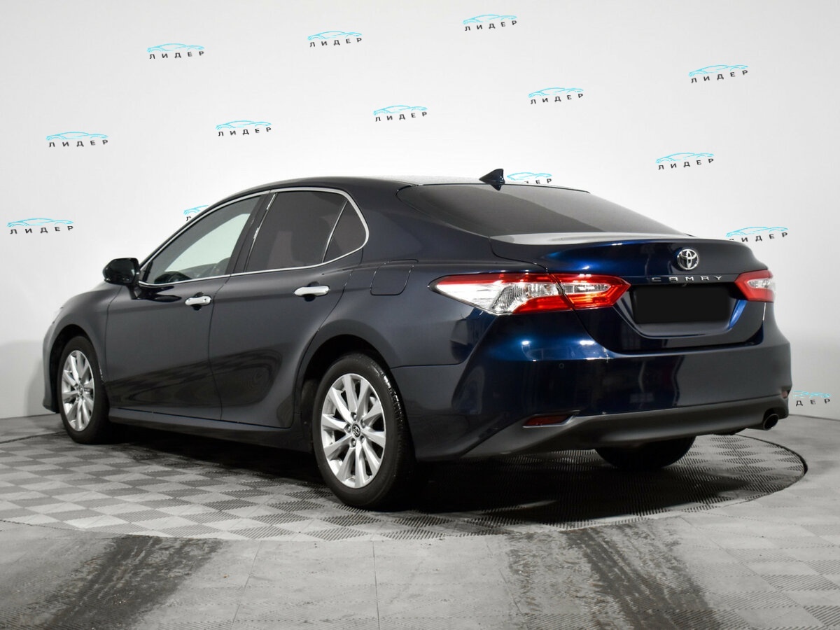 Б/У Тойота Камри 2018 года. Фото: #5
