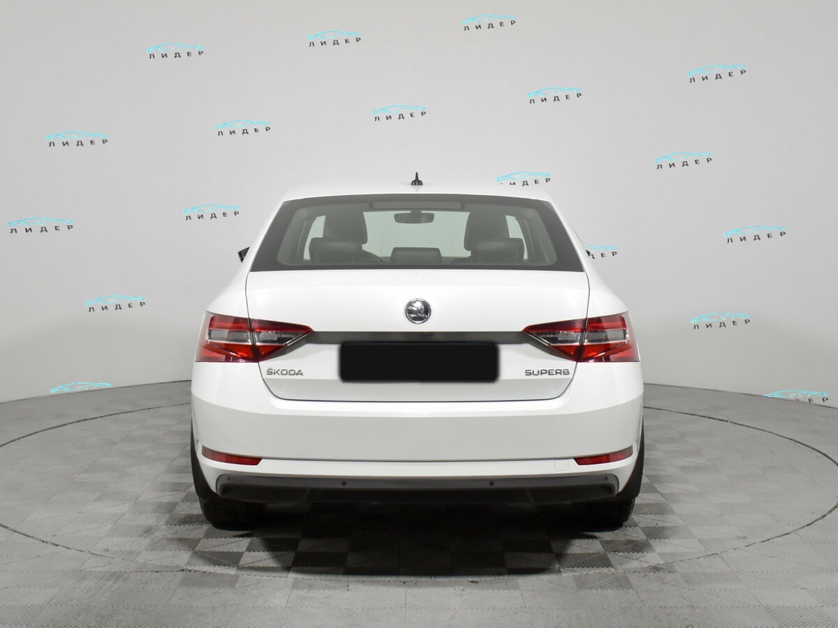 Б/У Шкода Суперб 2018 года. Фото: #4