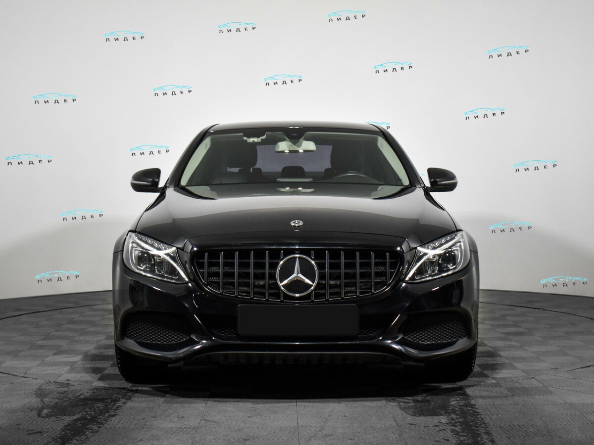 Б/У Мерседес-Бенц Ц-Класс 2018 года. Фото: #1
