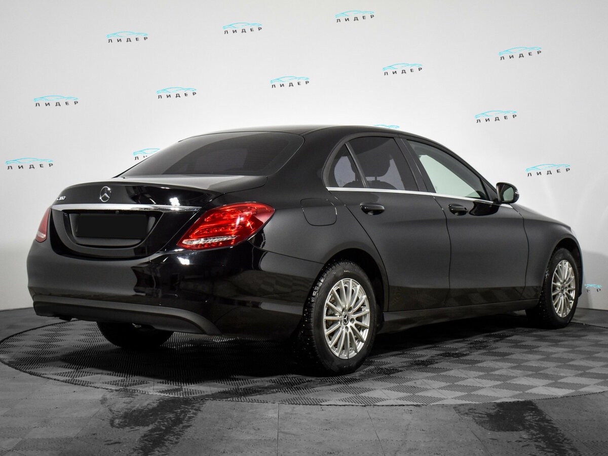 Б/У Мерседес-Бенц Ц-Класс 2018 года. Фото: #3