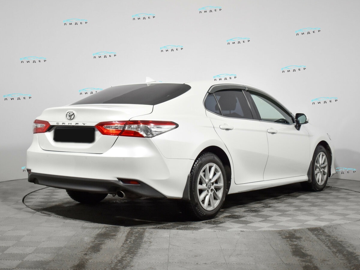 Toyota Camry 2022 года с пробегом. Фото: #3