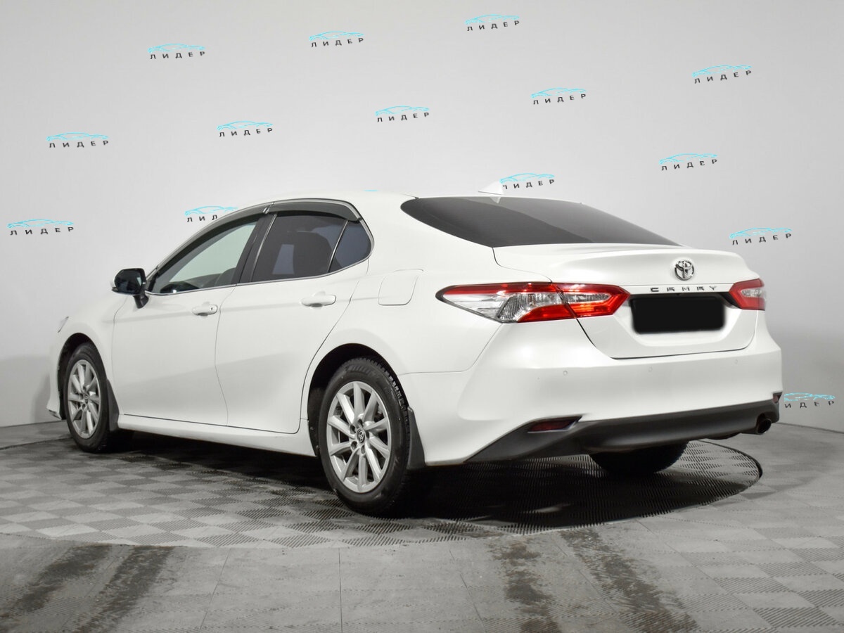 Toyota Camry 2022 года с пробегом. Фото: #5
