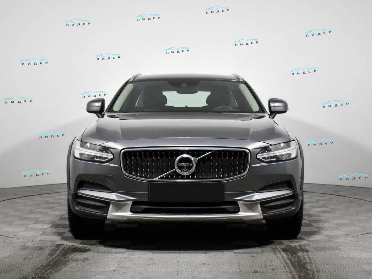 Volvo V90 Cross Country 2019 года с пробегом. Фото: #1