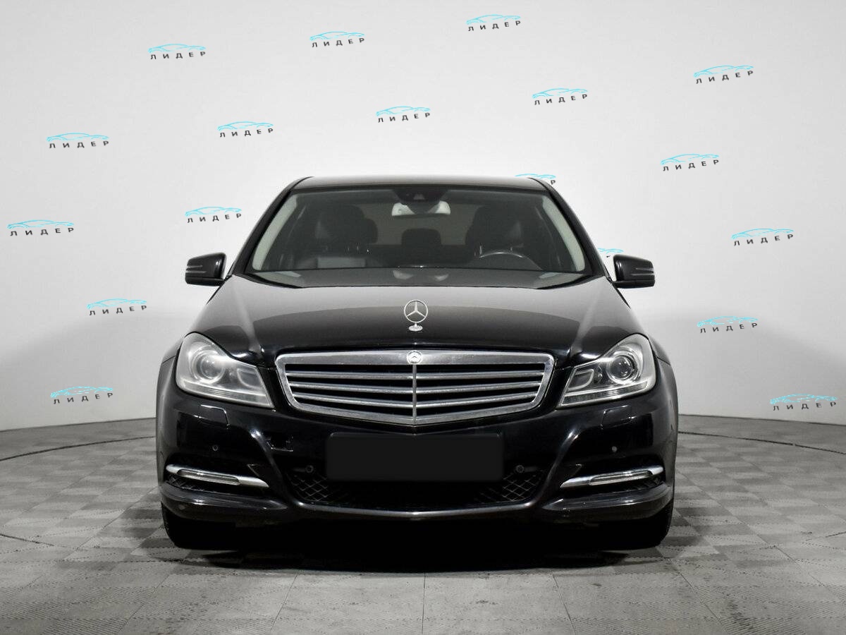 Б/У Мерседес-Бенц Ц-Класс 2012 года. Фото: #1