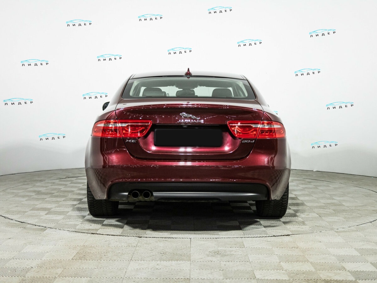 Jaguar XE 2015 года с пробегом. Фото: #4