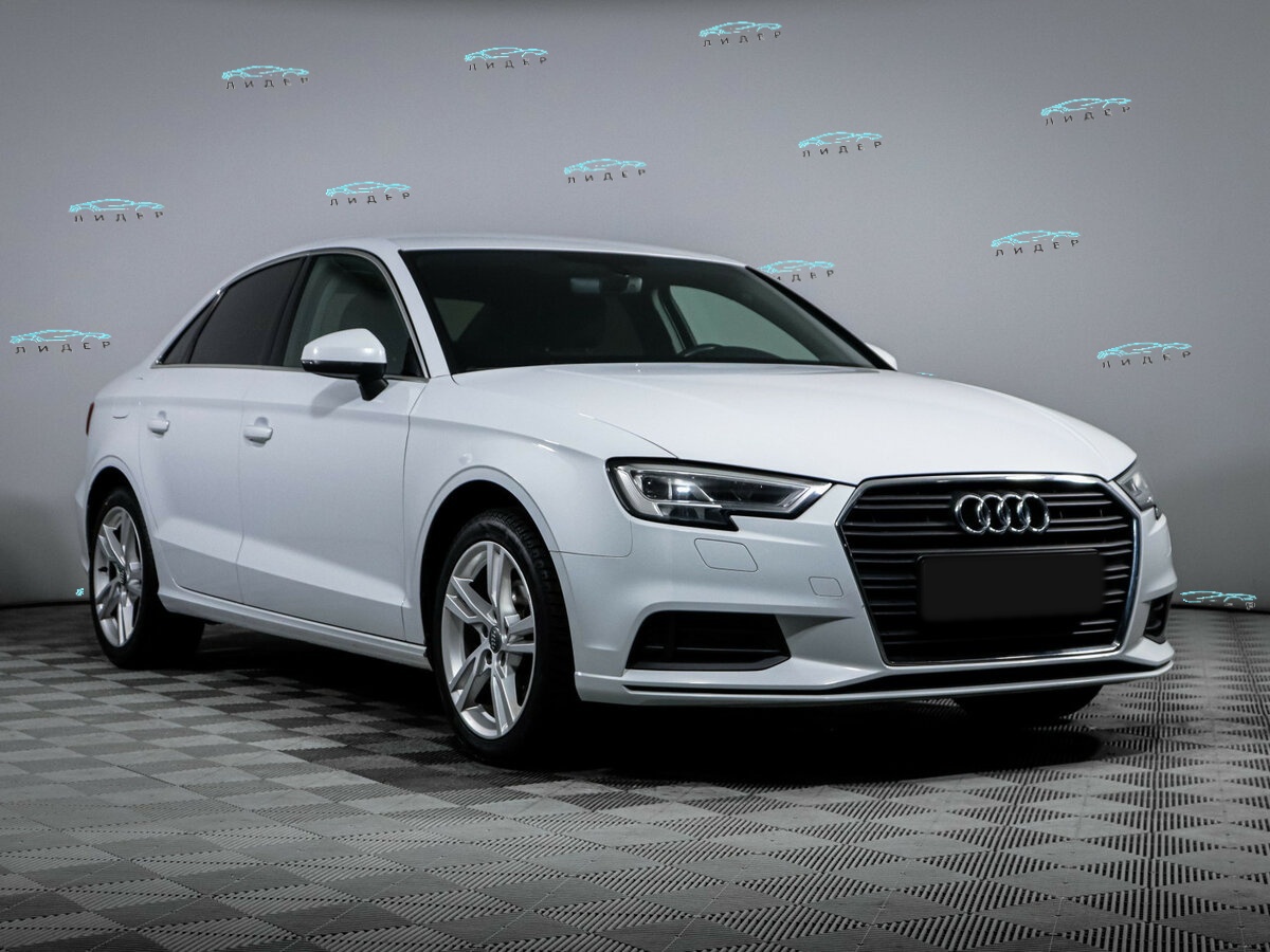 Б/У Ауди А3 2019 года. Фото: #2
