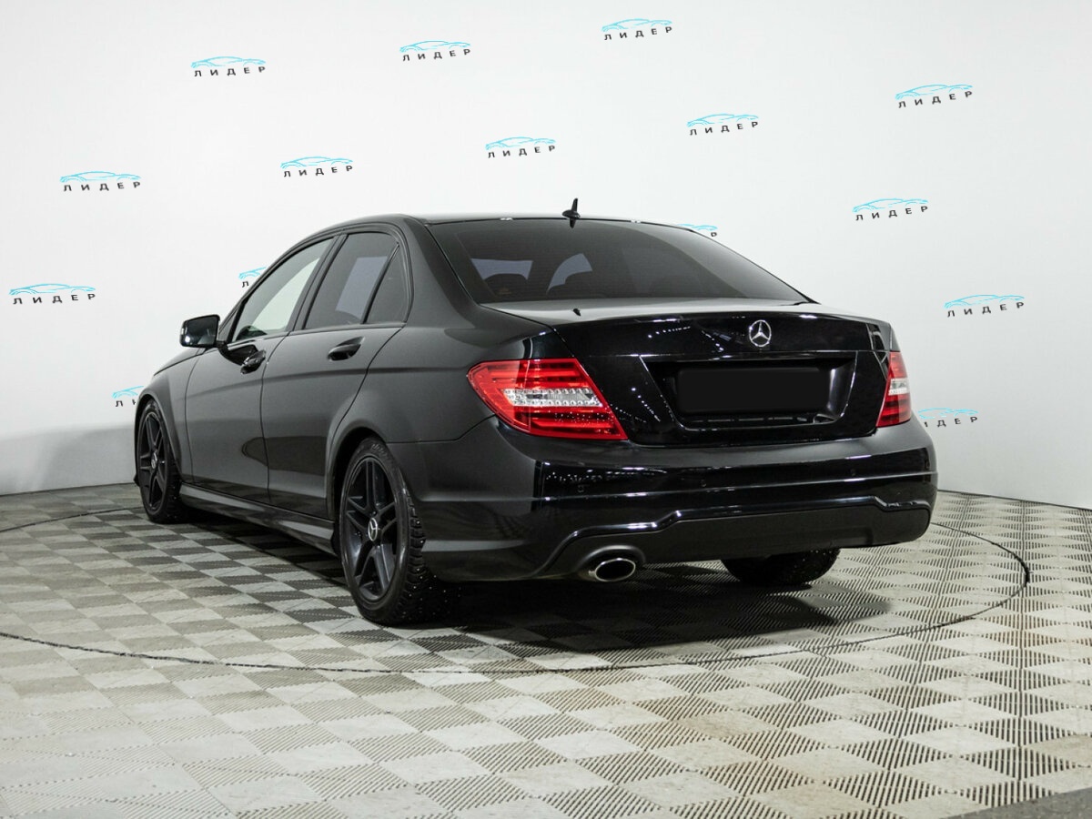 Б/У Мерседес-Бенц Ц-Класс 2013 года. Фото: #4