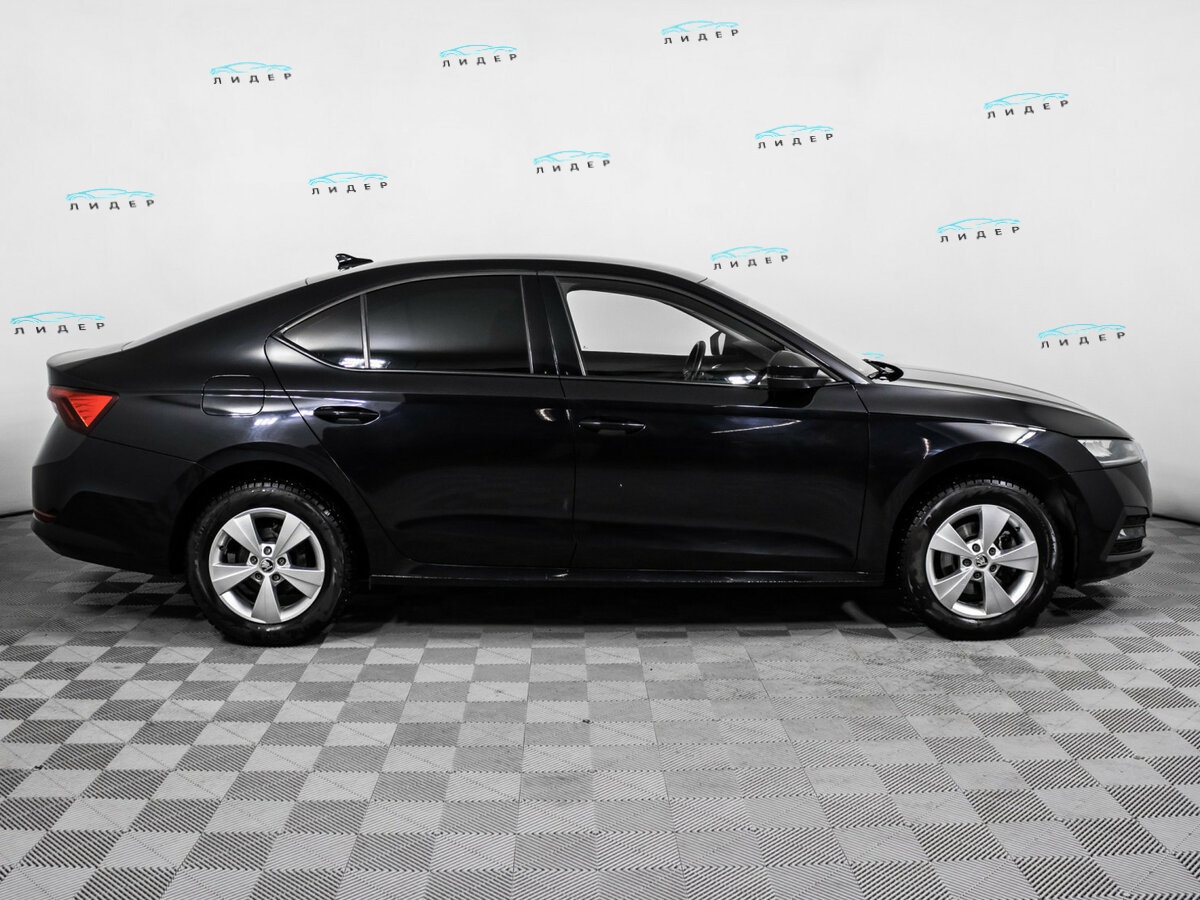 Б/У Шкода Октавия 2020 года. Фото: #3