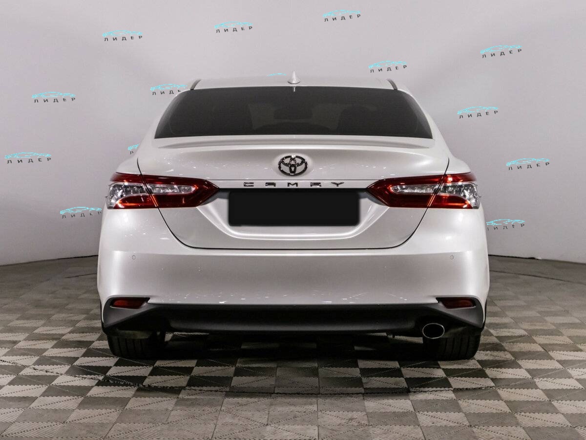 Б/У Тойота Камри 2019 года. Фото: #5