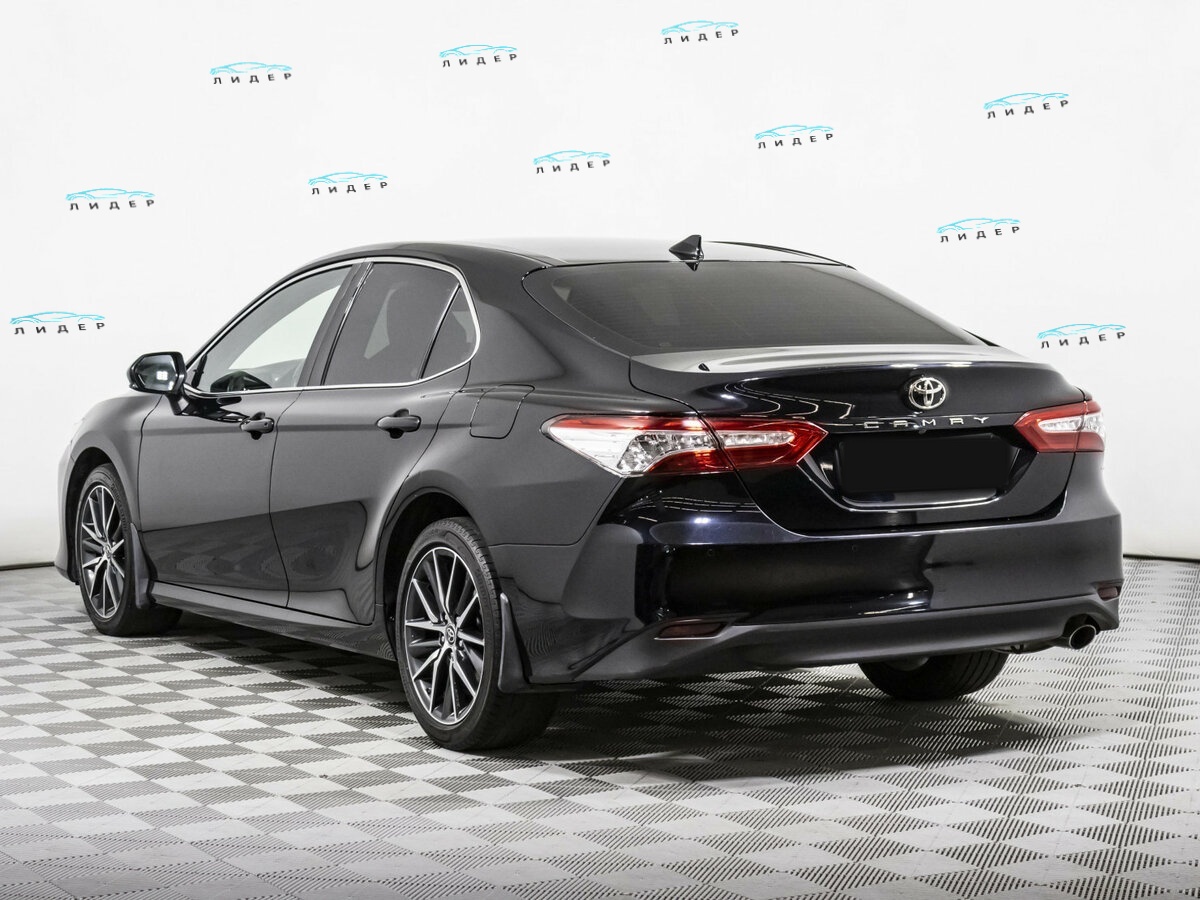 Б/У Тойота Камри 2021 года. Фото: #5