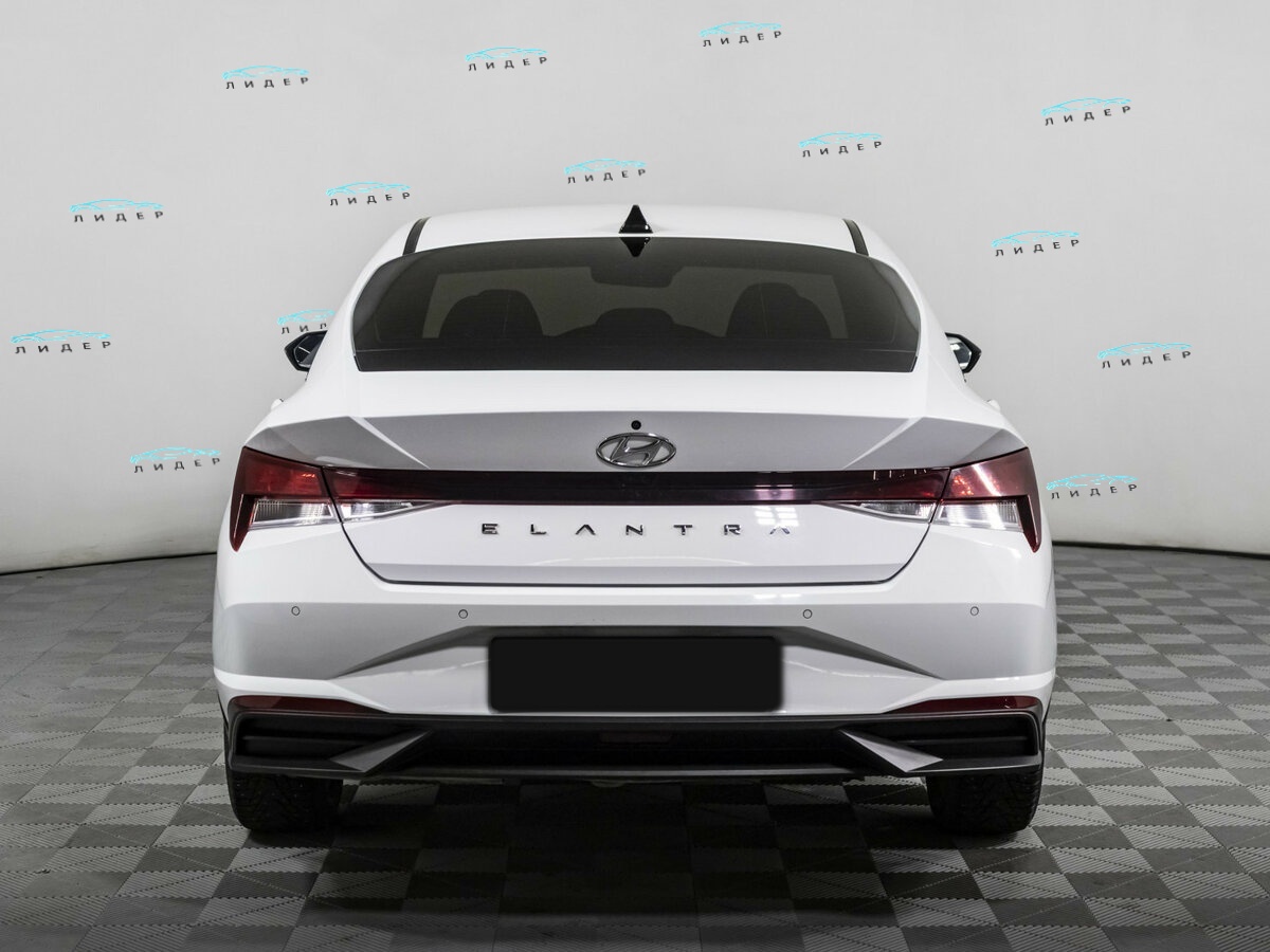 Hyundai Elantra 2021 года с пробегом. Фото: #5