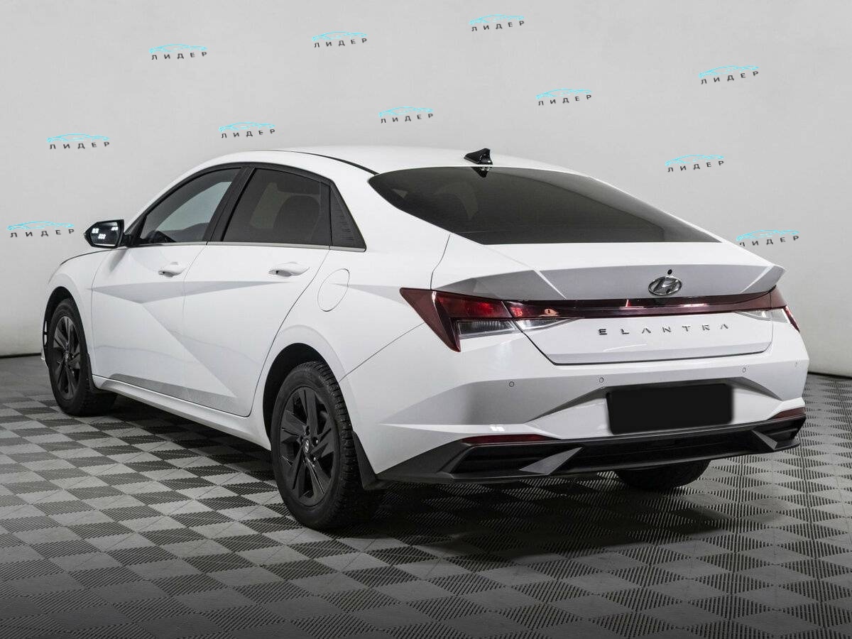 Hyundai Elantra 2021 года с пробегом. Фото: #6