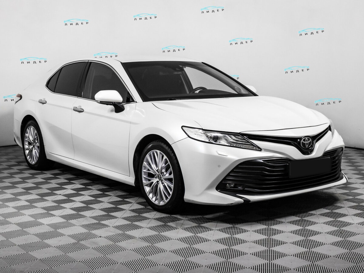 Toyota Camry 2018 года с пробегом. Фото: #2