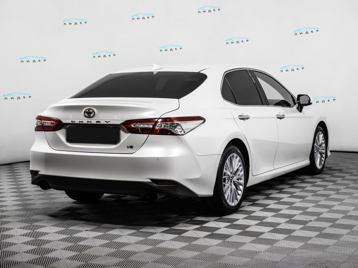 Toyota Camry 2018 года с пробегом. Фото: #3