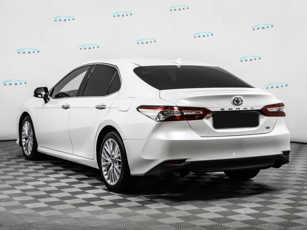Toyota Camry 2018 года с пробегом. Фото: #5