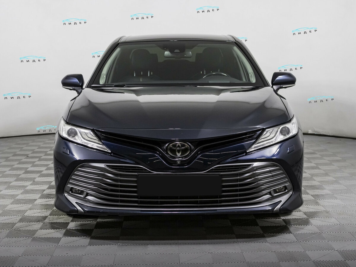 Toyota Camry 2018 года с пробегом. Фото: #1