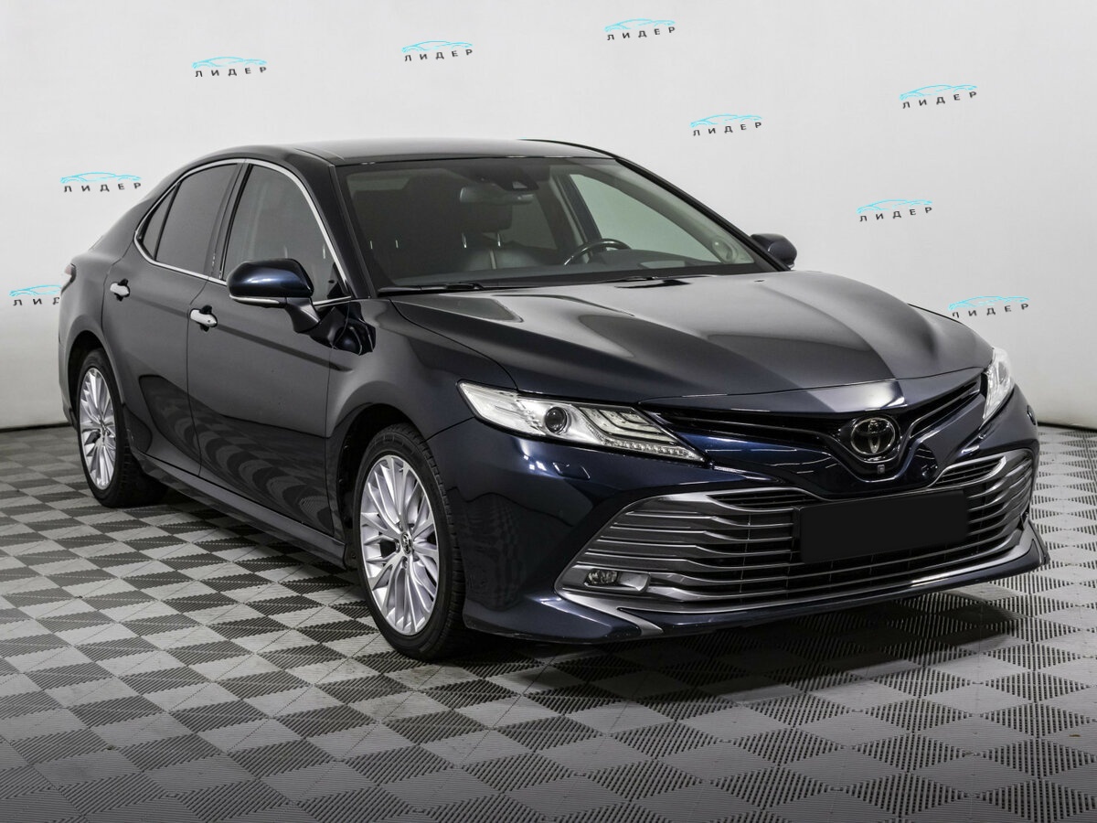 Toyota Camry 2018 года с пробегом. Фото: #2